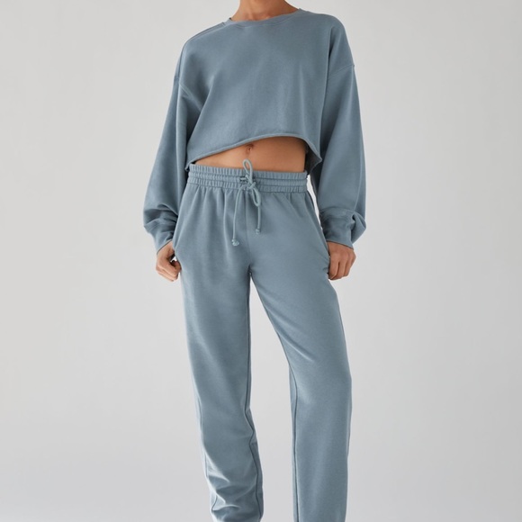 CLOSET CLOSING TODAY • LAST CHANCE✨ tna airy fleece boyfriend cropped sweatshirt - Picture 6 of 8